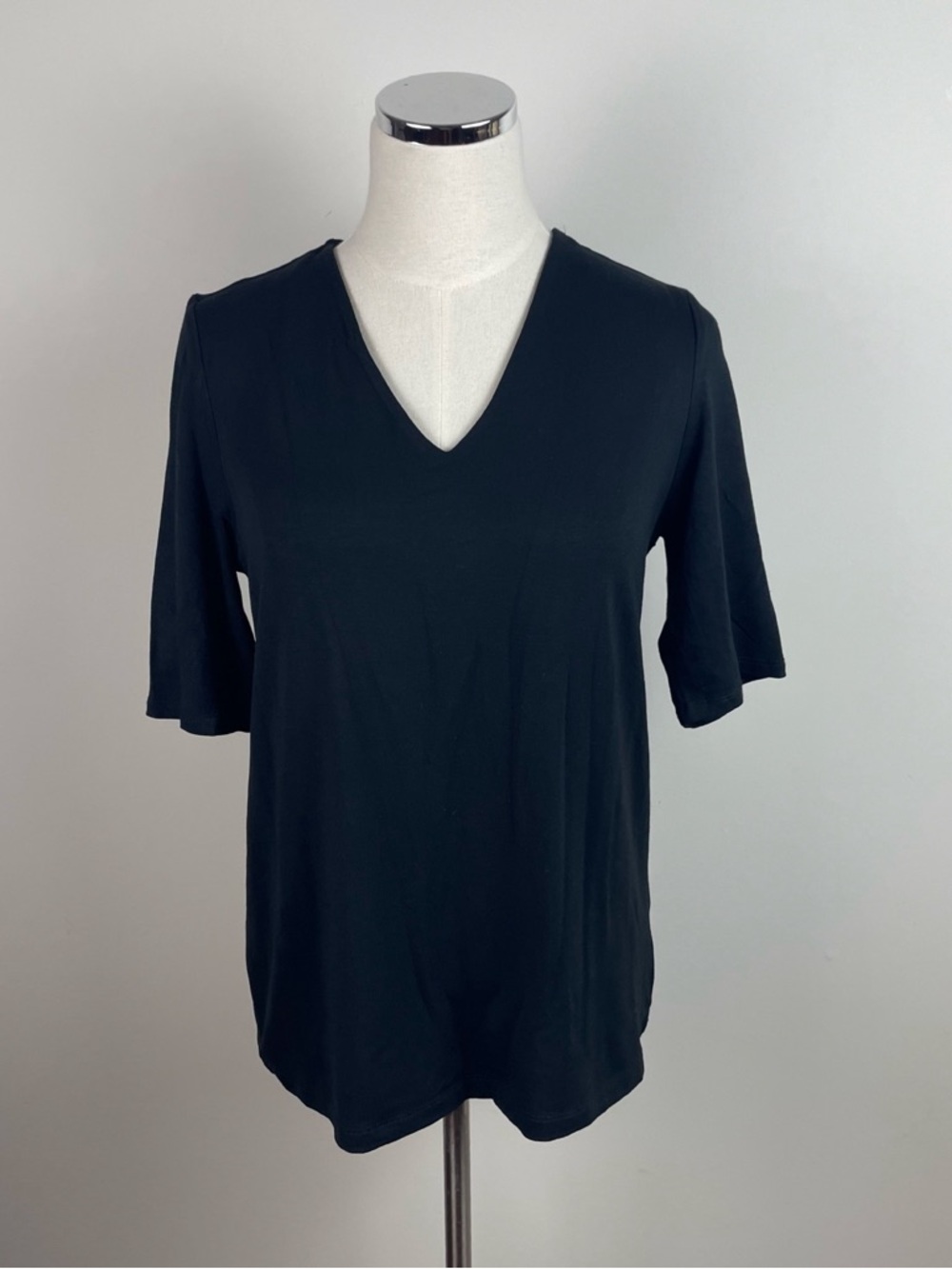 Cupio Solid Black Polished Tee Shirt Short Sleeve Casual Women Medium